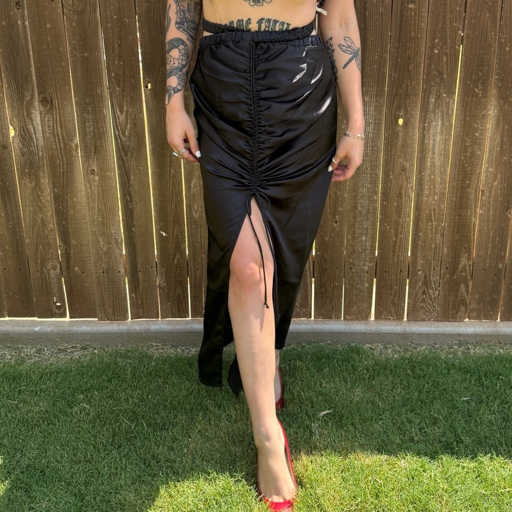For Love & Lemons Black Satin Midi Skirt – Size S